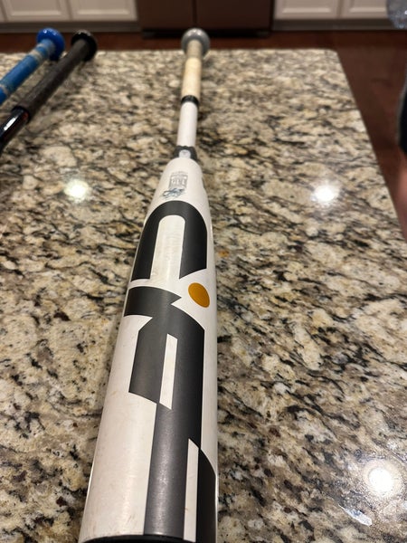2022 Composite (-10) 19 oz 29" CF Bat