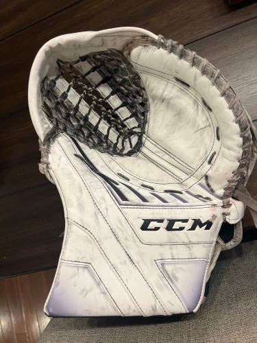CCM Axis Pro Stock 580 break glove