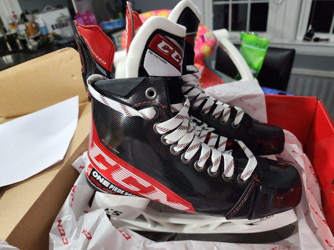 Intermediate New CCM JetSpeed FT4 Pro Hockey Skates Regular Width Size 6.5