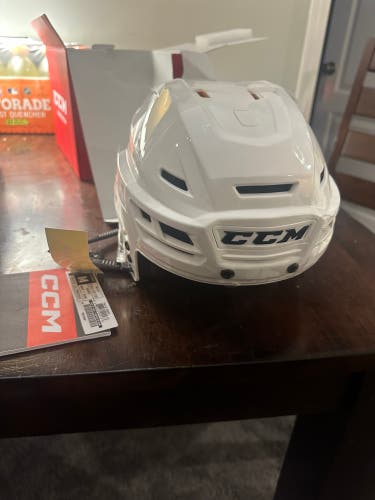 New Medium CCM Tacks 710 Helmet