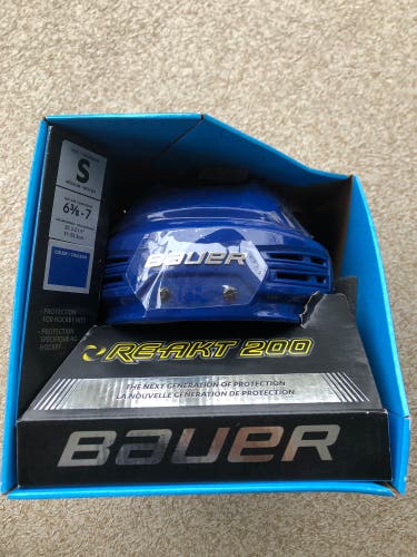 New Small Bauer Re-Akt 200 Helmet      HECC certification THE END OF 08-2023