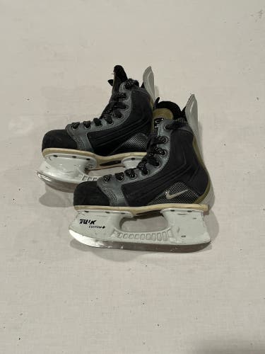 Nike Quest 4 Hockey Skates
