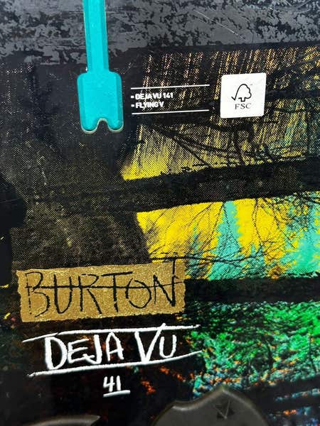 141 cm Burton Deja Vu Flying V Women`s Snowboard #124
