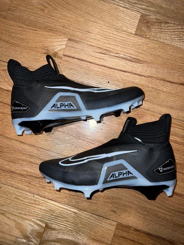 Men's Molded Cleats Mid Top Alpha Menace Elite 3