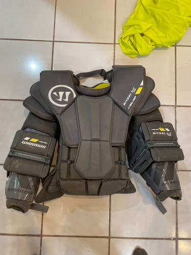 Used XL Warrior Pro Stock Ritual G2 Pro Goalie Chest Protector