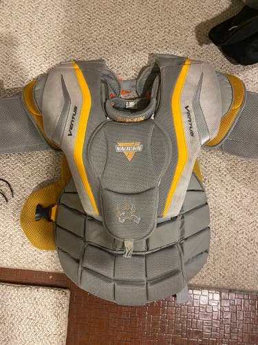 Used XL Vaughn Ventus LT88 Goalie Chest Protector