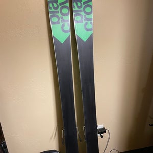 Used 2020 Nike With Bindings Skis