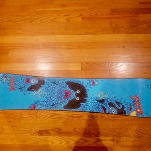 Used Unisex Burton Snowboard Freestyle Without Bindings Soft Flex Directional Twin