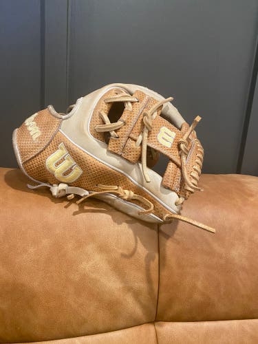 Used Infield 11.5" A2000 Baseball Glove