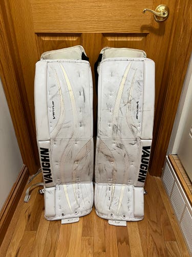 32" Vaughn  Ventus LT88 Goalie Leg Pads