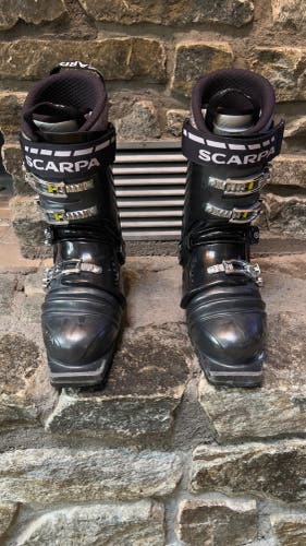 Scarpa T1 Telemark Ski Boots