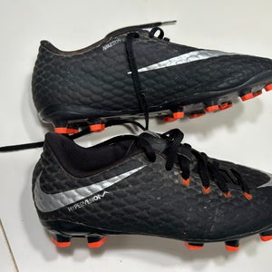 Nike Hypervenom Soccer Cleats - Size 6 youth