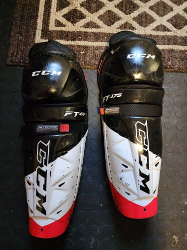 Used CCM Jetspeed FT475 Shin Pads