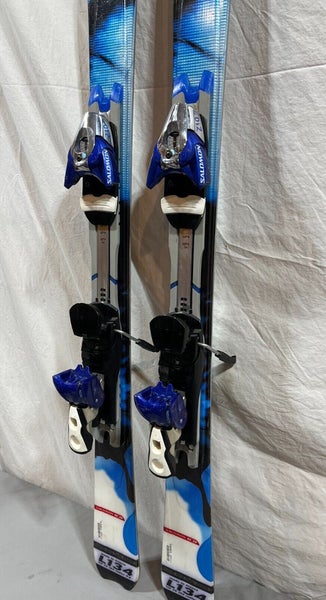 Attraction 134cm r=9.6 Women's Skis Z10 Bindings GREAT |