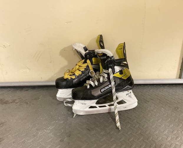 Used Size 8.5 Bauer Supreme 3S Hockey Skates