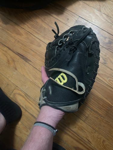 Used Wilson A2000 Catcher's Glove 33.5"