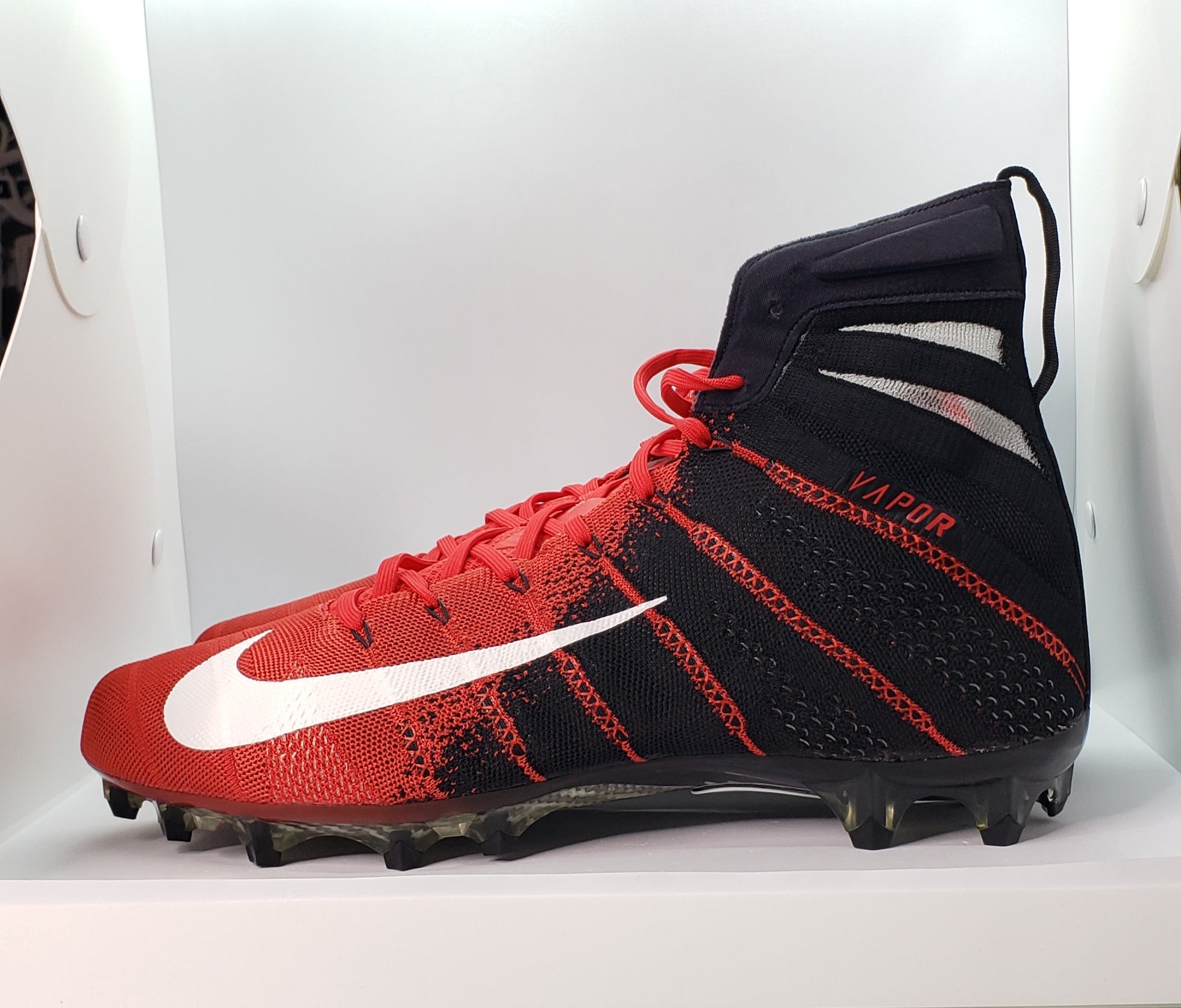 NIKE VAPOR UNTOUCHABLE 3 ELITE FOOTBALL CLEATS SIZE 14 BLACK MAROON  AO3006-003