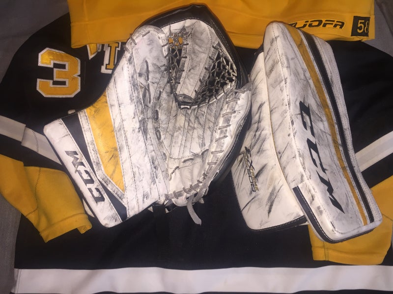 CCM Flex ll 860 Glove / CCM Flex 500 Blocker 35"+ 2" RBK 18 K pads Boston Colors