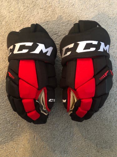 CCM 15” HGTKXP Pro Stock Hockey Gloves Chicago Blackhawks Seabrook