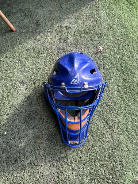 Two-piece vs hockey style helmets - The Baseball Catcher