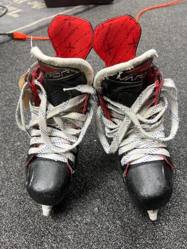 Intermediate Used Bauer Vapor X3.7 Hockey Skates EE (Extra Wide) 5.0