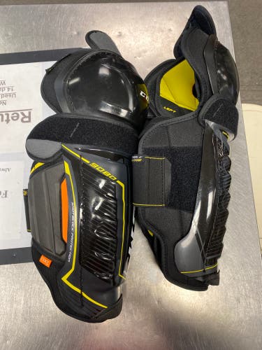 Used CCM Tacks 9080 Shin Pads