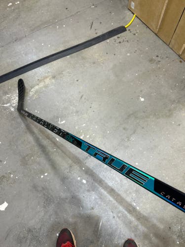 Senior True P28 Pro Stock Catalyst 9X Hockey Stick