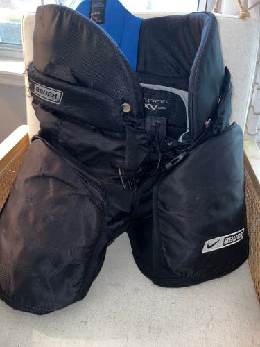 Senior Medium Bauer Vapor XV Lite Hockey Pants - Great Condition!