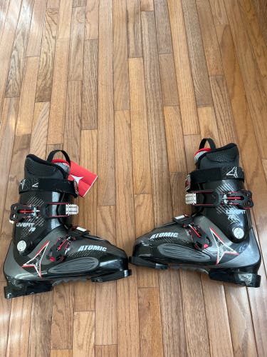 New Men's Atomic Livefit Soft Flex Ski Boots
