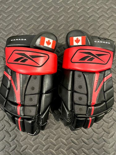 Team Canada Reebok 14" 8K Gloves