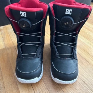 Kid's Used DC SCOUT BOA Kids Snowboard Boots Sz. 2