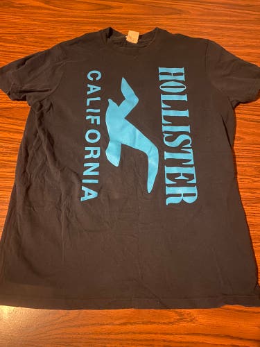 Hollister California Men’s XL Short Sleeve Shirt