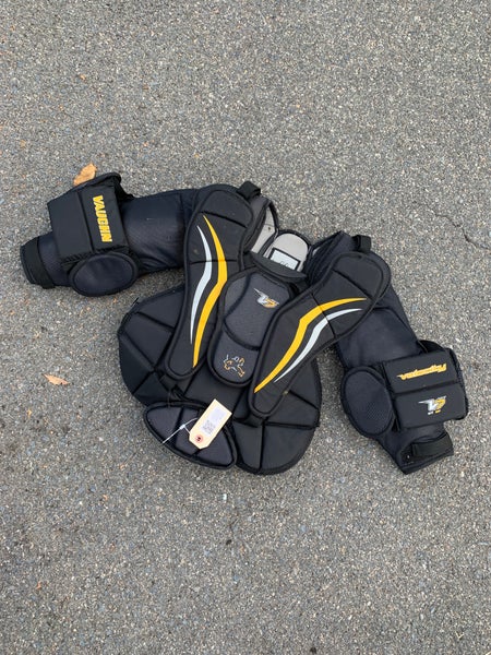 Youth Used Medium/Large Vaughn Velocity V7 XF Goalie Chest Protector