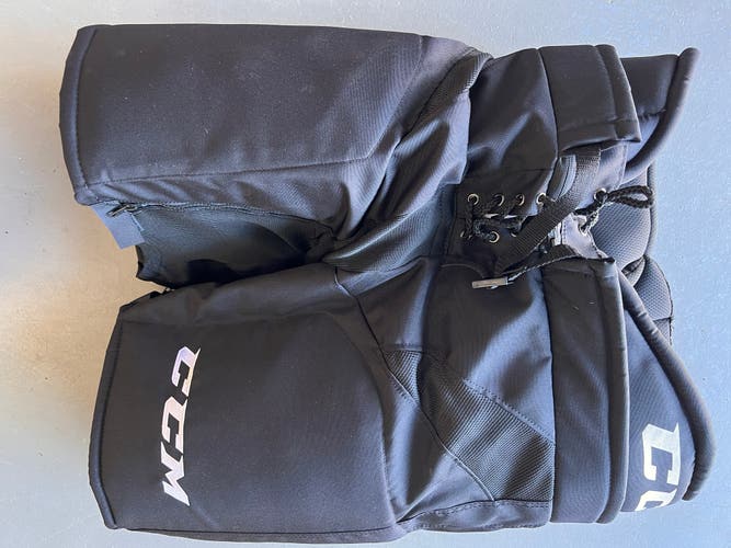 Senior XL CCM  HP32 Hockey Pants