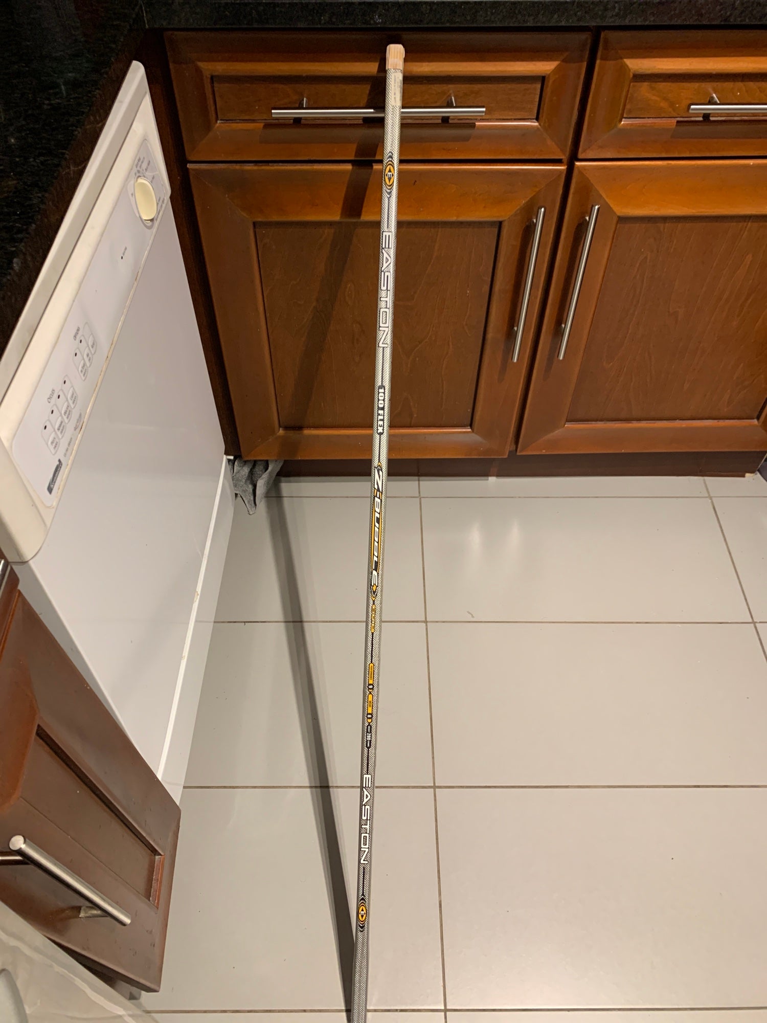 Easton Z Bubble Shaft- Free blade, near new 60 shipped to states - Sticks -  For Sale - Pro Stock Hockey 