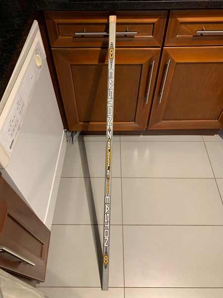 Easton Z-Bubble Grip Hockey Shaft- Senior