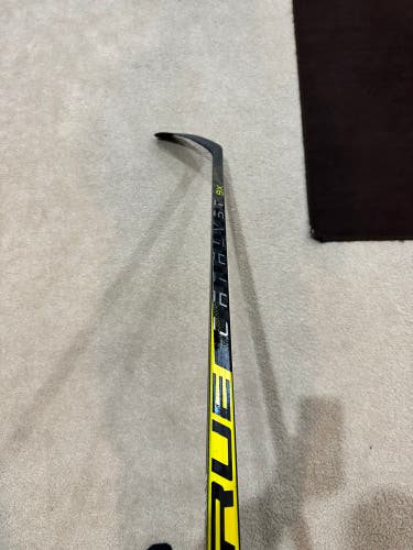 Used Right Handed TC4 Catalyst 9X Hockey Stick