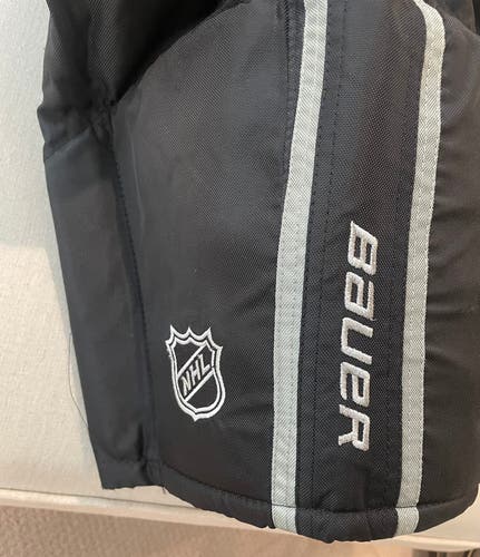 Senior Medium Bauer Pro Stock Nexus Hockey Pants
