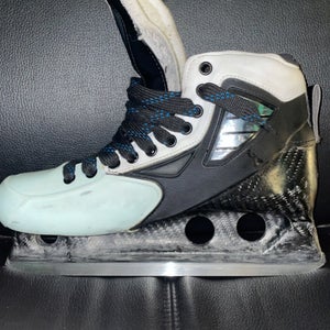 Used USHL True custom 1 piece skate