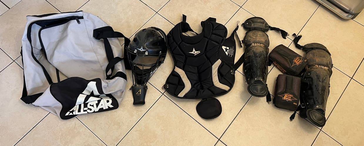 Youth 9-12 All-Star Players Series Catchers set with bag