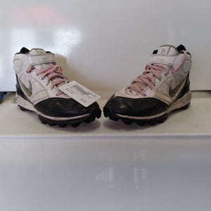 Used Nike Junior 05 Football Shoes