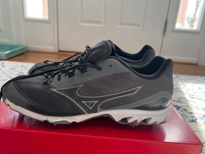 Like New Mizuno Men Size 12 Metal Dominant Cleats