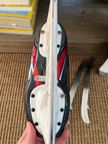 Junior Used Bauer Vapor 2X Hockey Skates Regular Width Size 4.5 + extra LS3 blades