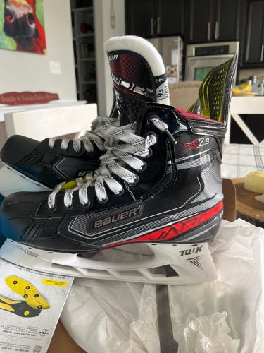 New Bauer Regular Width Pro Stock Size 9.5 Vapor X2.9 Hockey Skates