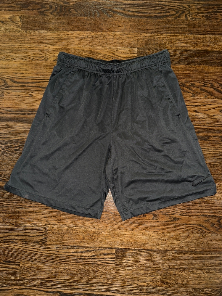 Nike Athletic Shorts WITH Pockets - Size Large
