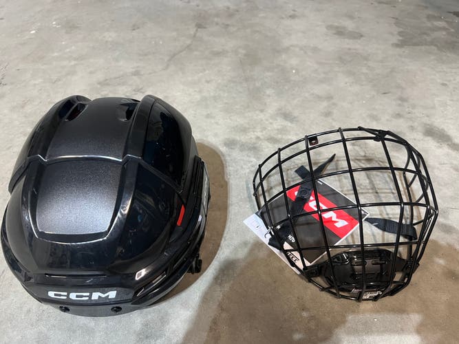 New Medium CCM Tacks 710 Helmet