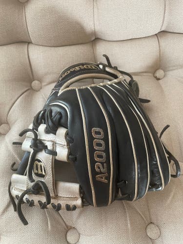 Used Infield 11.25" A2000 Baseball Glove