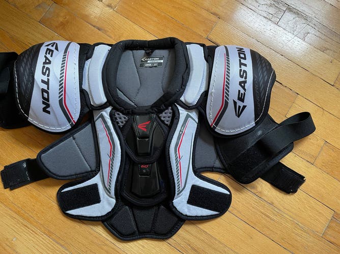 Junior Small Easton Synergy Shoulder Pads