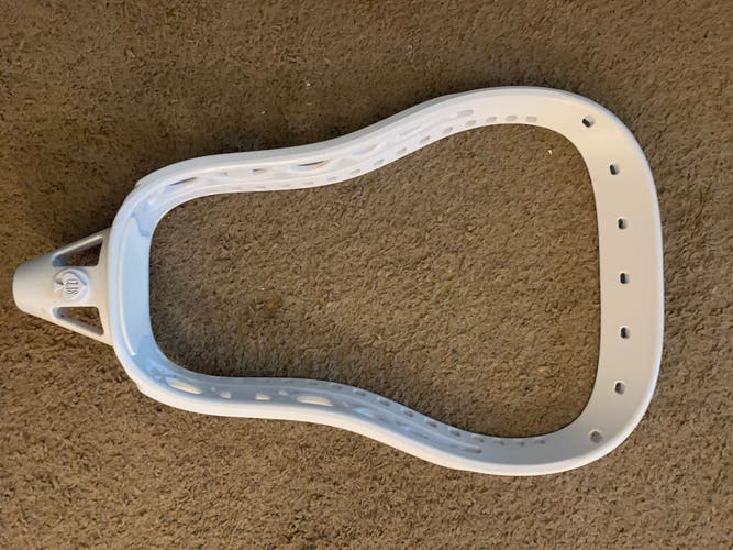 Cloverleaf goalie head