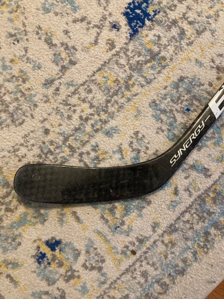 Easton synergy HTX hockey stick right